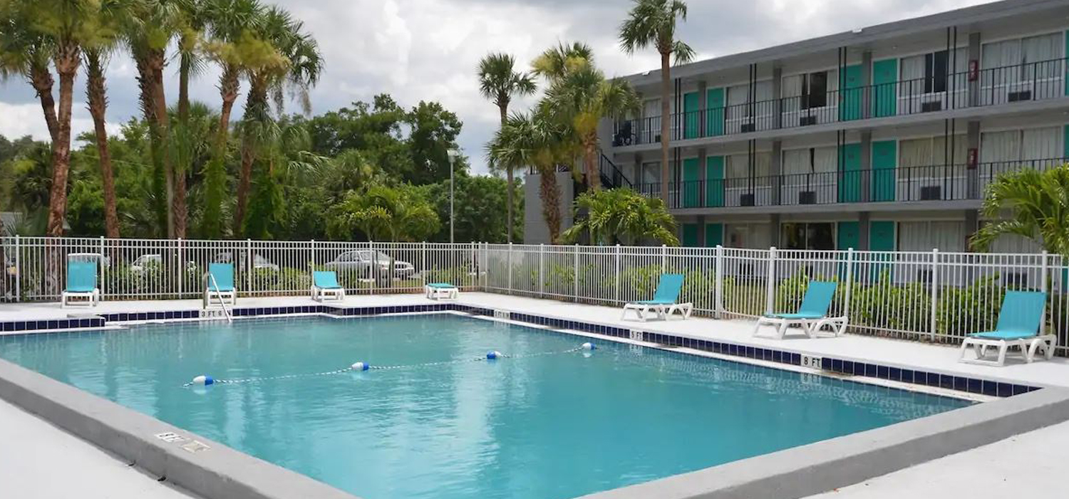 TAKE A REFRESHING SWIM IN THE OUTDOOR POOL AT OUR ALTAMONTE SPRINGS HOTEL